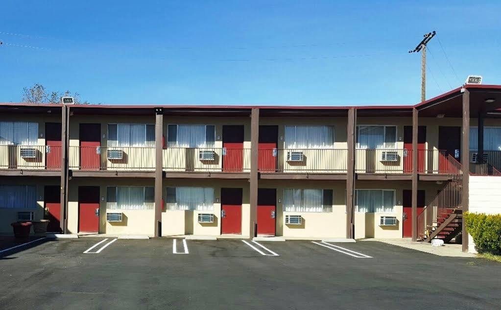 Red Roof Inn Мохаве Екстер'єр фото